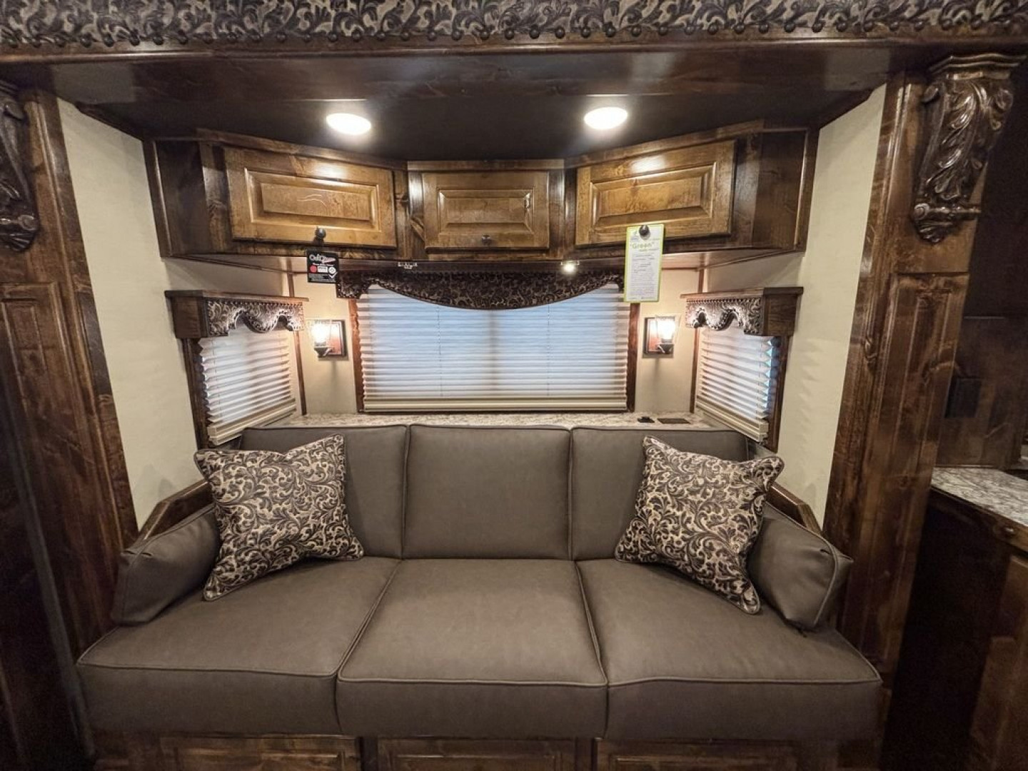 New 2024 Bloomer 4 Horse 19'0" Gooseneck Outlaw Living Quarters '24 Horse Trailer