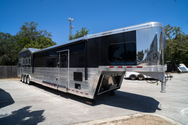 New 2024 Bloomer 4 Horse 19'0  Gooseneck Outlaw Living Quarters '24 Horse Trailer