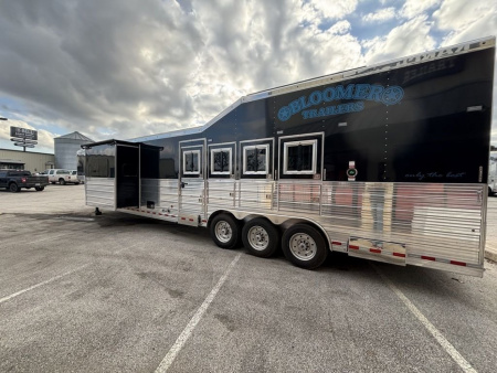 New 2024 Bloomer 4 Horse 19'0" Gooseneck Outlaw Living Quarters '24 Horse Trailer
