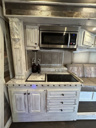 Used 2021 Bloomer 5 Horse 16'0" Gooseneck Outlaw Living Quarters '21 Horse Trailer