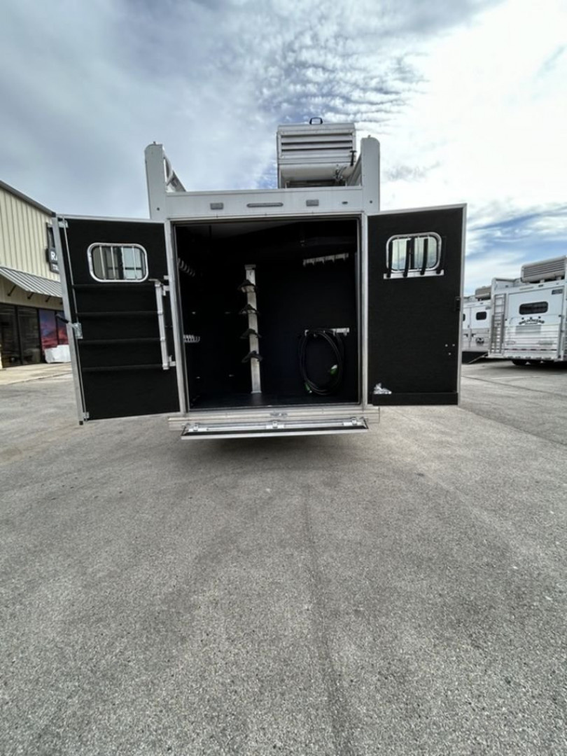 New 2024 Bloomer 4 Horse 16'8" Gooseneck Outlaw Living Quarters '24 Horse Trailer