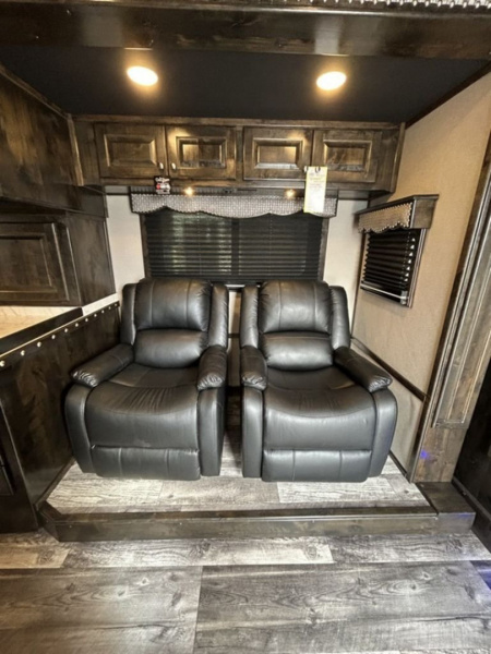 New 2024 Bloomer 4 Horse 16'8" Gooseneck Outlaw Living Quarters '24 Horse Trailer