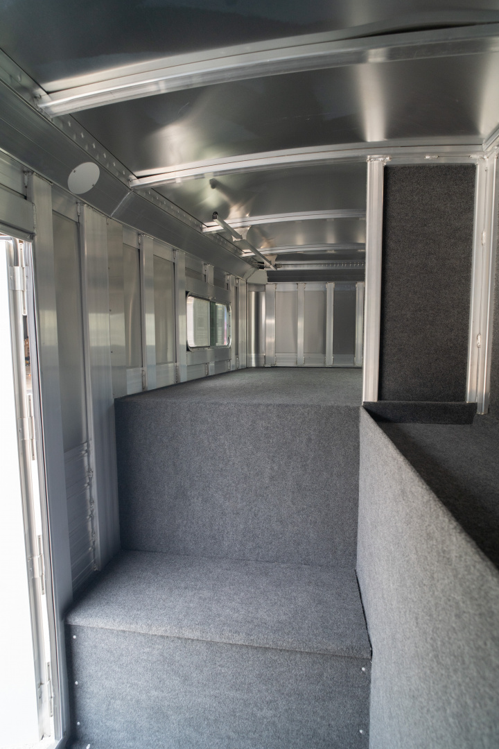 New 2025 4-Star Trailers 4 Horse Gooseneck Deluxe Slant Load '25 Horse Trailer