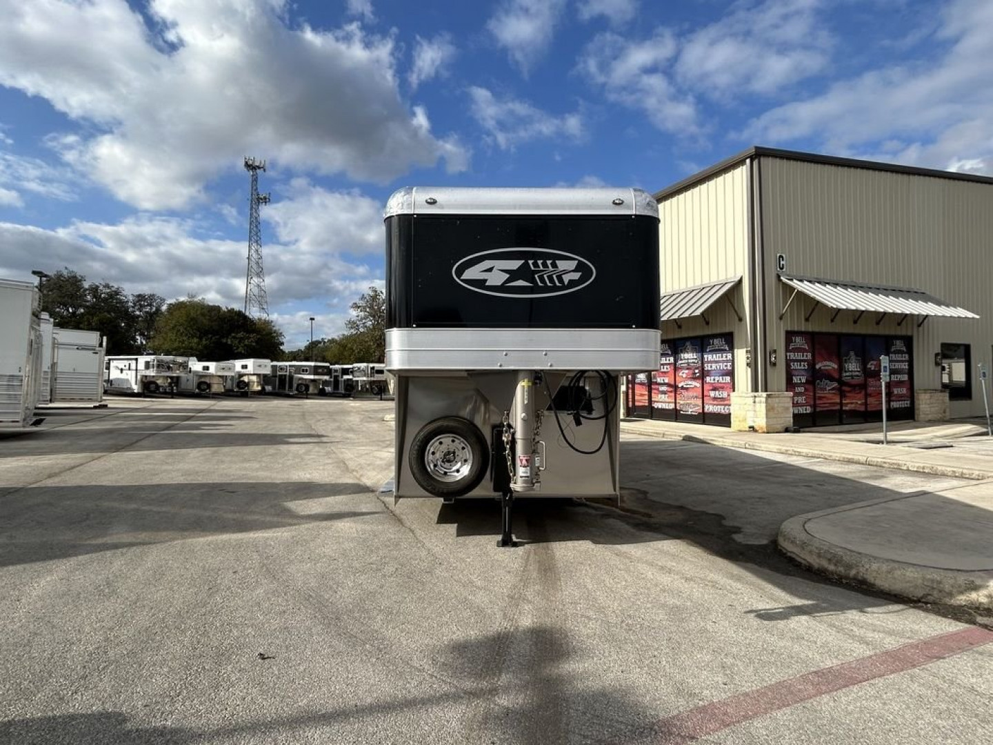 New 2025 4-Star Trailers 4 Horse Gooseneck Deluxe Slant Load '25 Horse Trailer