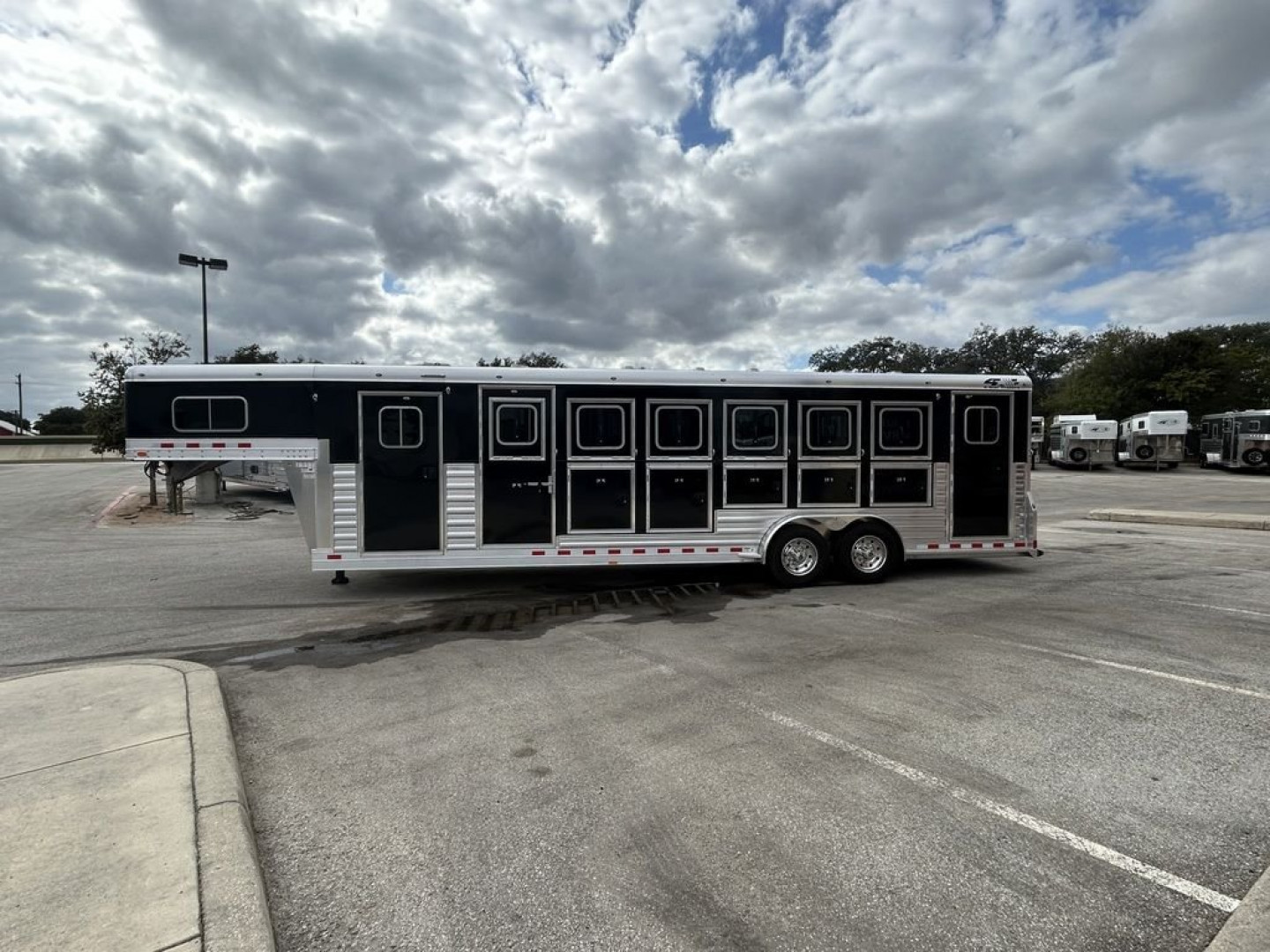 New 2025 4-Star Trailers 6 Horse Trainer '25 Horse Trailer