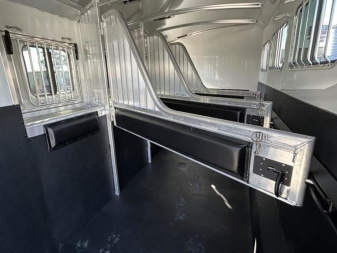 New 2025 4-Star Trailers 4 Horse 7'6" Gooseneck Slant Load '25 Horse Trailer