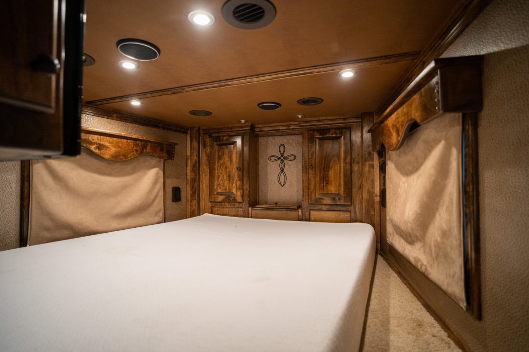 Used 2021 Bloomer 3 Horse Gooseneck Outlaw Living Quarters '21 Horse Trailer