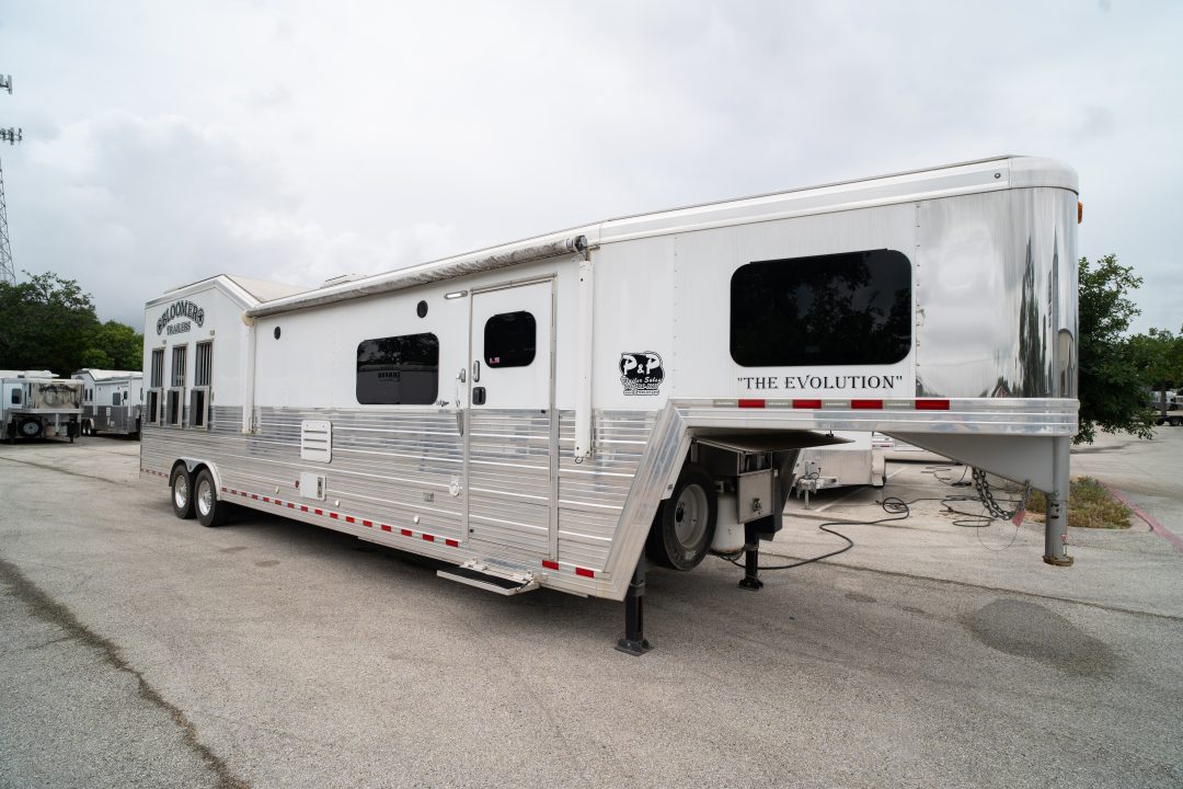 Used 2021 Bloomer 3 Horse Gooseneck Outlaw Living Quarters '21 Horse Trailer