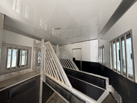 Used 2021 Bloomer 3 Horse Gooseneck Outlaw Living Quarters '21 Horse Trailer