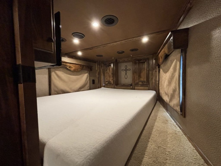 Used 2021 Bloomer 3 Horse Gooseneck Outlaw Living Quarters '21 Horse Trailer