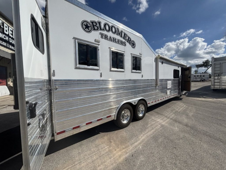 Used 2021 Bloomer 3 Horse Gooseneck Outlaw Living Quarters '21 Horse Trailer