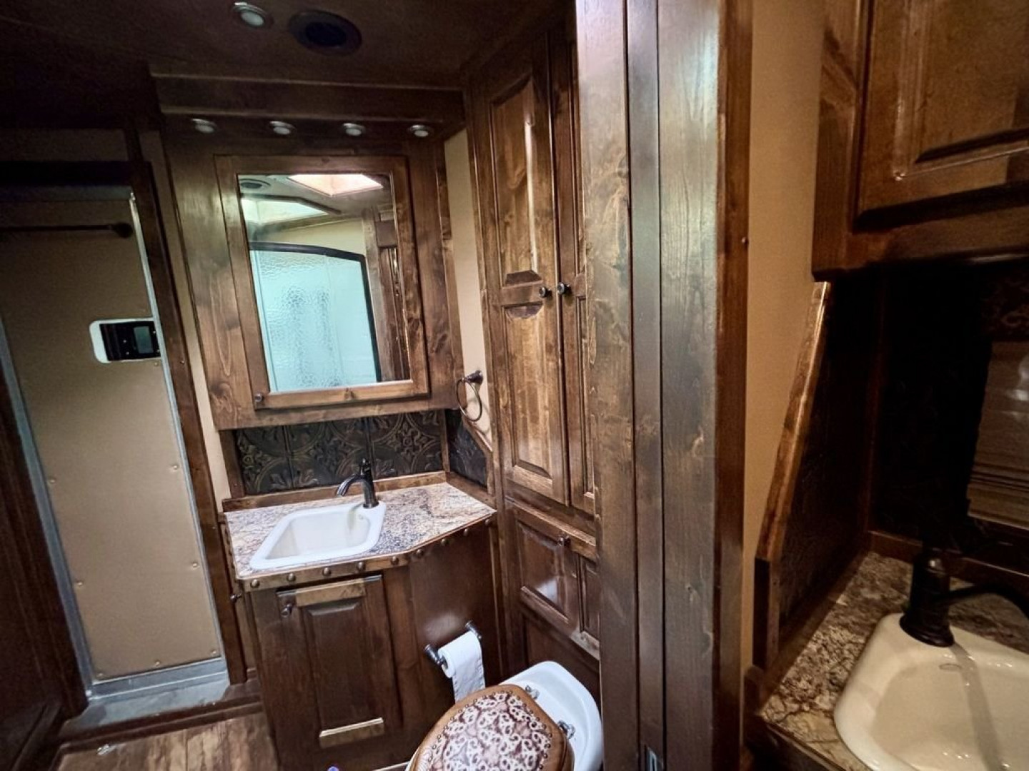 Used 2016 Bloomer 4 Horse 17'6" Gooseneck Outlaw Living Quarters '16 Horse Trailer