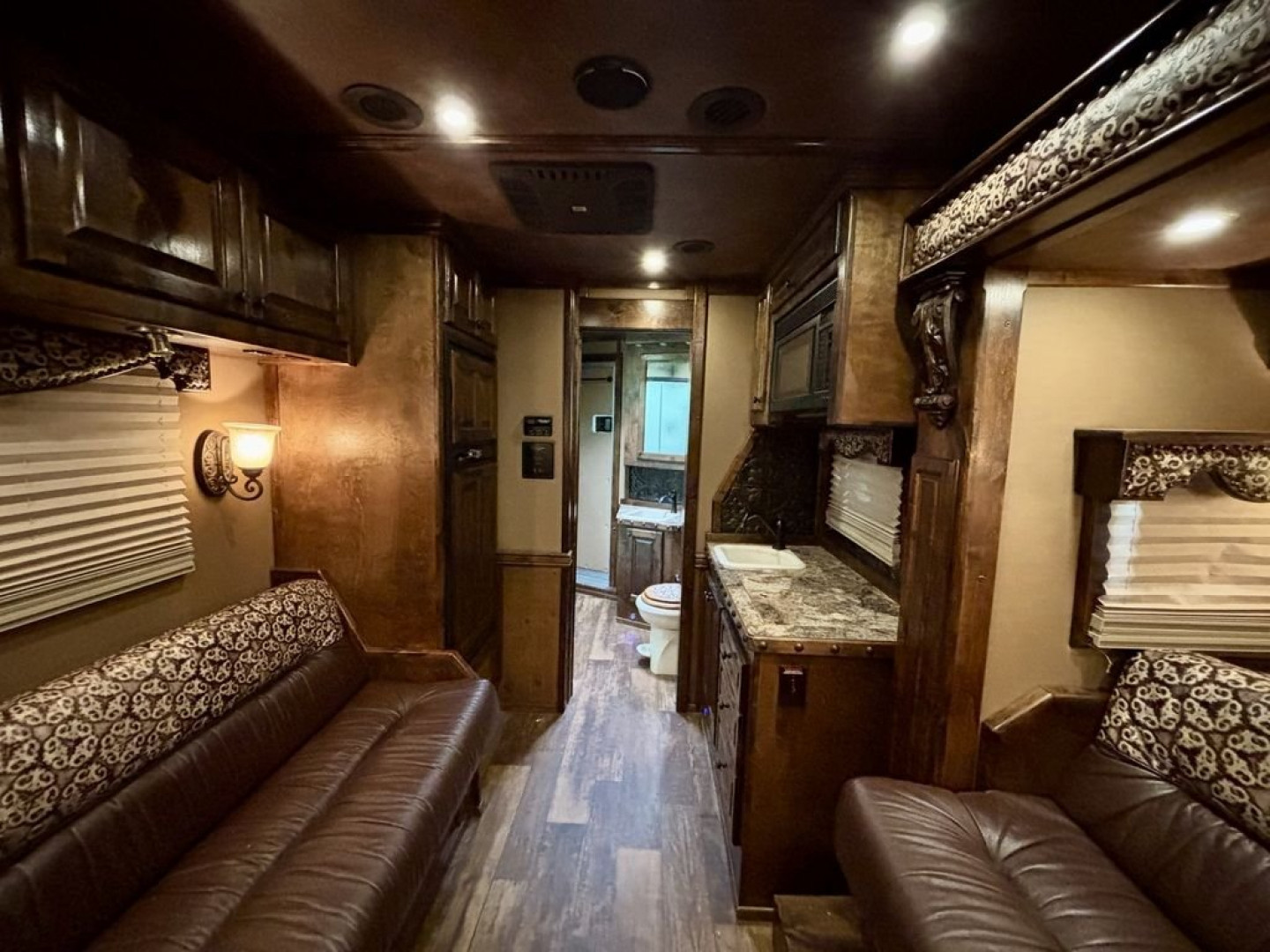 Used 2016 Bloomer 4 Horse 17'6" Gooseneck Outlaw Living Quarters '16 Horse Trailer