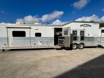 Used 2016 Bloomer 4 Horse 17'6" Gooseneck Outlaw Living Quarters '16 Horse Trailer