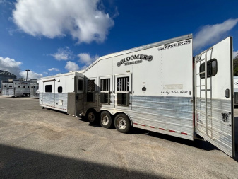 Used 2016 Bloomer 4 Horse 17'6" Gooseneck Outlaw Living Quarters '16 Horse Trailer