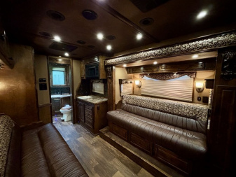 Used 2016 Bloomer 4 Horse 17'6" Gooseneck Outlaw Living Quarters '16 Horse Trailer