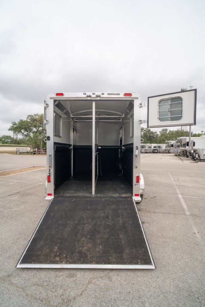 New 2025 4-Star Trailers 2 Horse 6'10" Straight Load '25 Horse Trailer