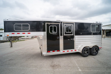 New 2025 4-Star Trailers 2 Horse 6'10" Straight Load '25 Horse Trailer