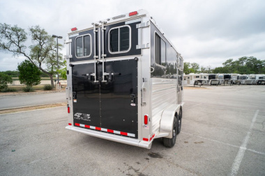 New 2025 4-Star Trailers 2 Horse 6'10" Straight Load '25 Horse Trailer