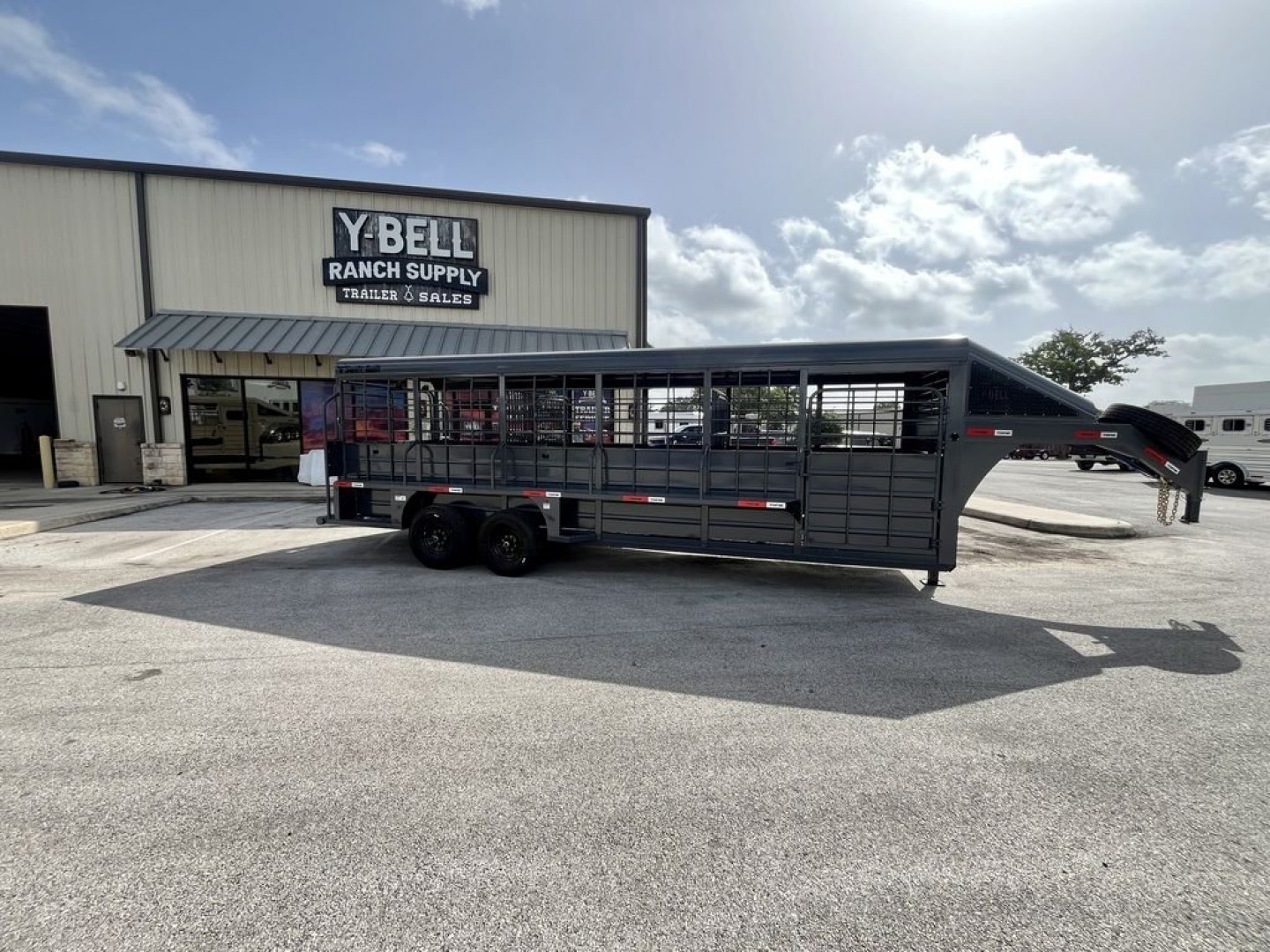 New 2025 Swift Built Trailers 24' '25 Stock / Stock Combo Trailer