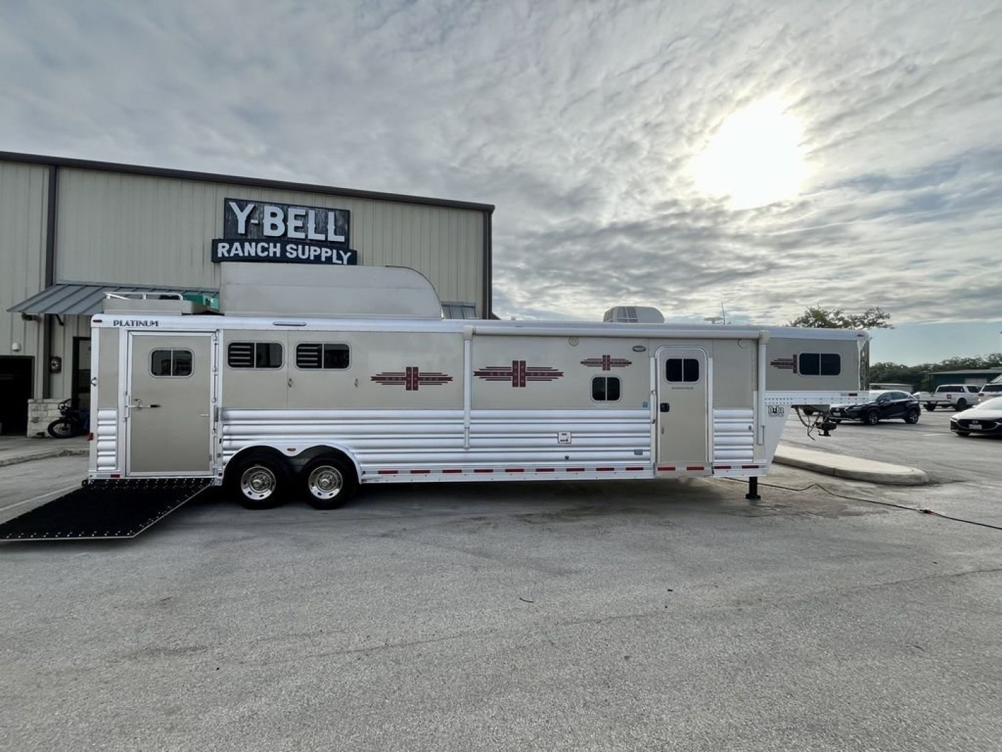 Used 2022 Platinum 3 Horse Gooseneck with Living Quarters '22 Horse Trailer