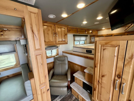 Used 2022 Platinum 3 Horse Gooseneck with Living Quarters '22 Horse Trailer