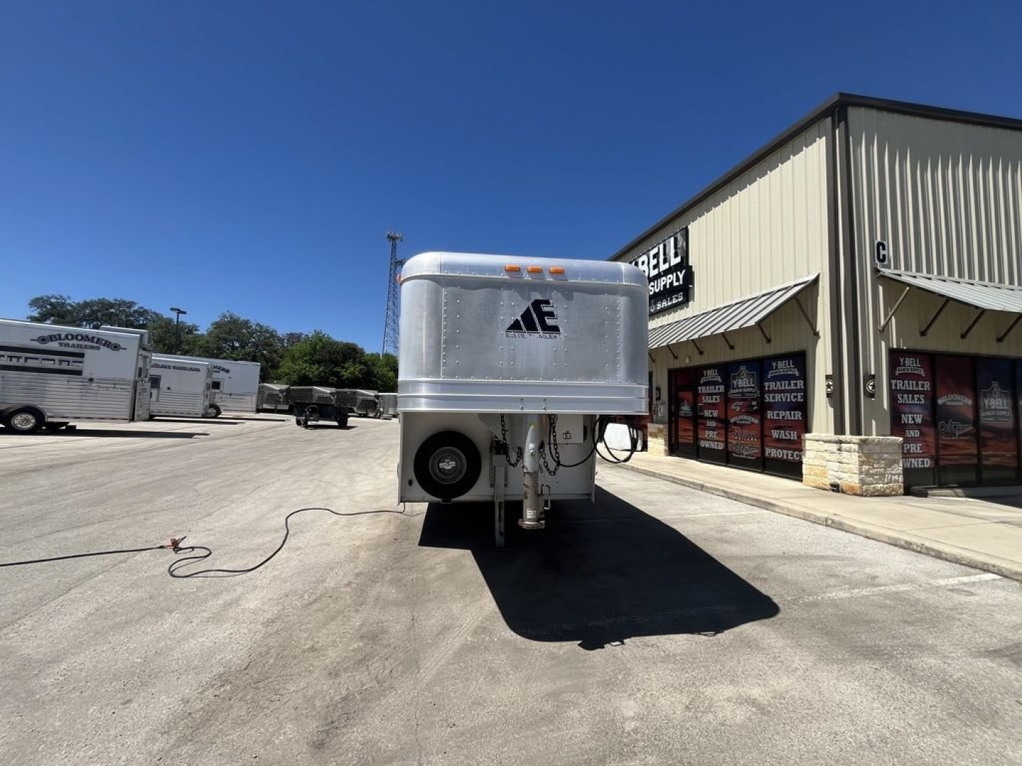 Used 2006 Elite Trailers 4 Horse 10'0" Gooseneck with Living Quarters '06 Horse Trailer