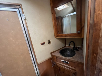 Used 2006 Elite Trailers 4 Horse 10'0" Gooseneck with Living Quarters '06 Horse Trailer