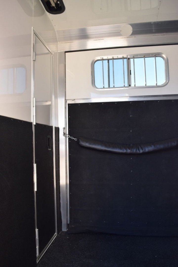 New 2024 4-Star Trailers 2+1 Horse 24' Straight Load '24 Horse Trailer
