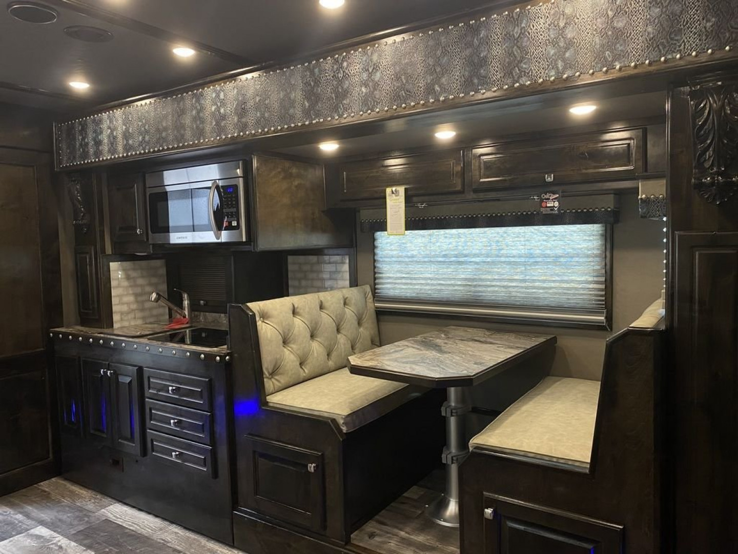 Used 2022 4-Star Trailers 4 Horse Gooseneck Outlaw Living Quarters '22 Horse Trailer