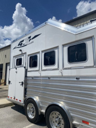 Used 2022 4-Star Trailers 4 Horse Gooseneck Outlaw Living Quarters '22 Horse Trailer