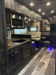 Used 2022 4-Star Trailers 4 Horse Gooseneck Outlaw Living Quarters '22 Horse Trailer