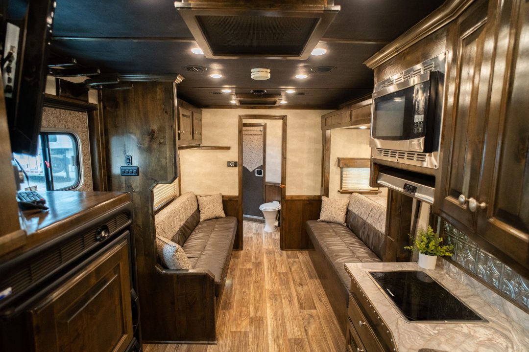 Used 2020 Cimarron Trailers 4 Horse 16'0" Norstar Gooseneck Outback Living Quarters '20 Horse Trailer
