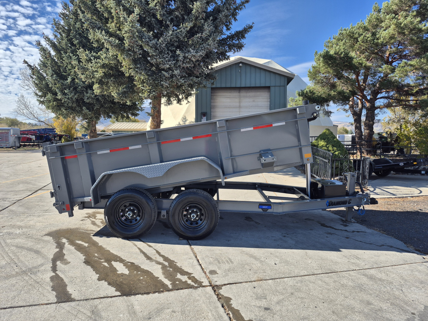 New 2025 Diamond C Tandem Axle Dumper/9,890 GVWR/77"x12'