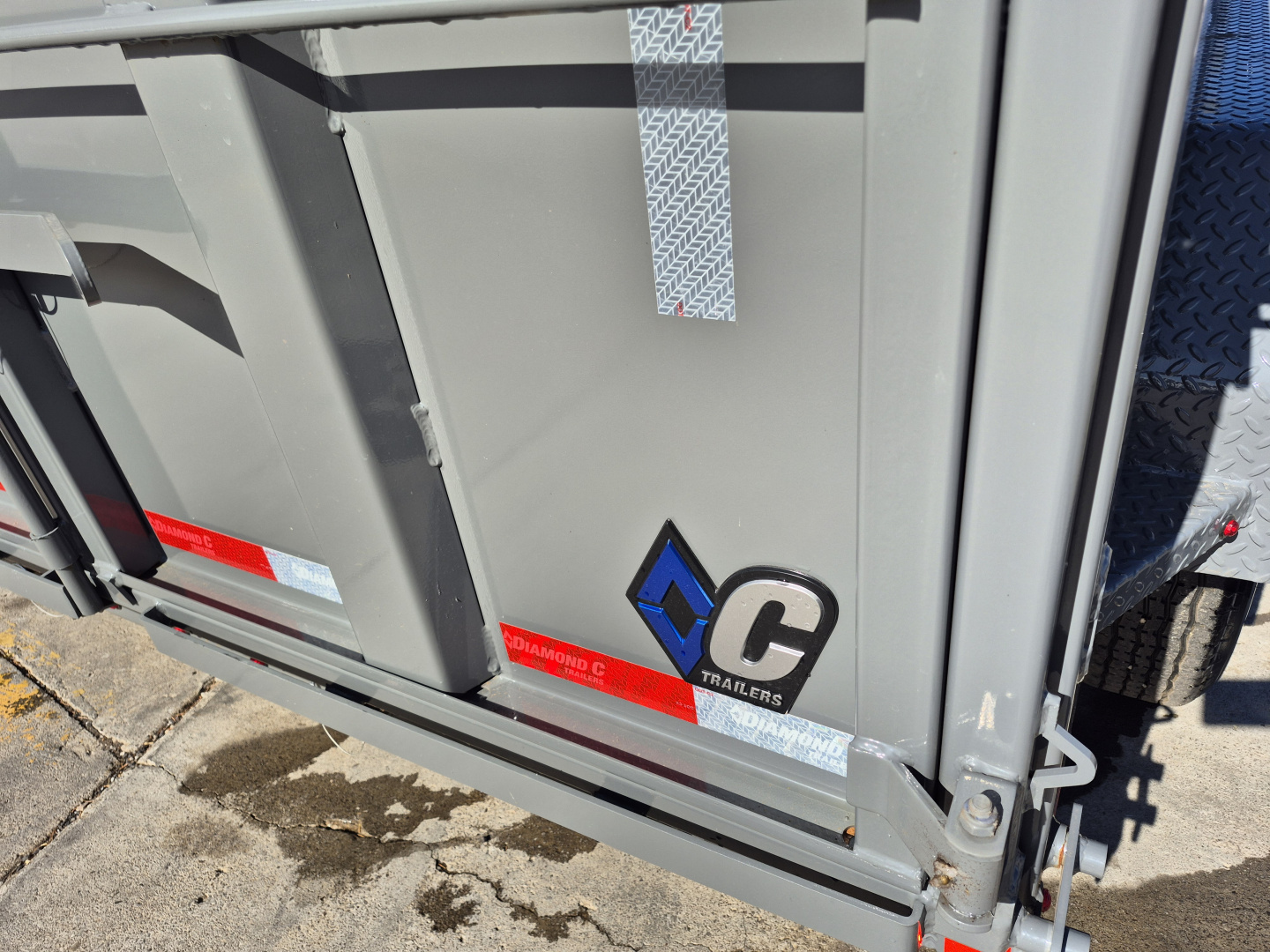 New 2025 Diamond C Tandem Axle Dumper/9,890 GVWR/77"x12'