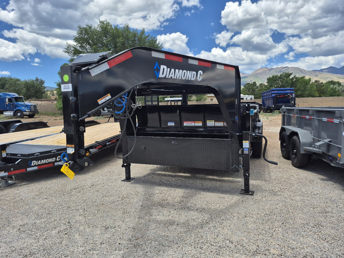 New 2025 Diamond C Gooseneck Tandem Axle Telescopic Dumper/14,900 GVWR/82"x14'