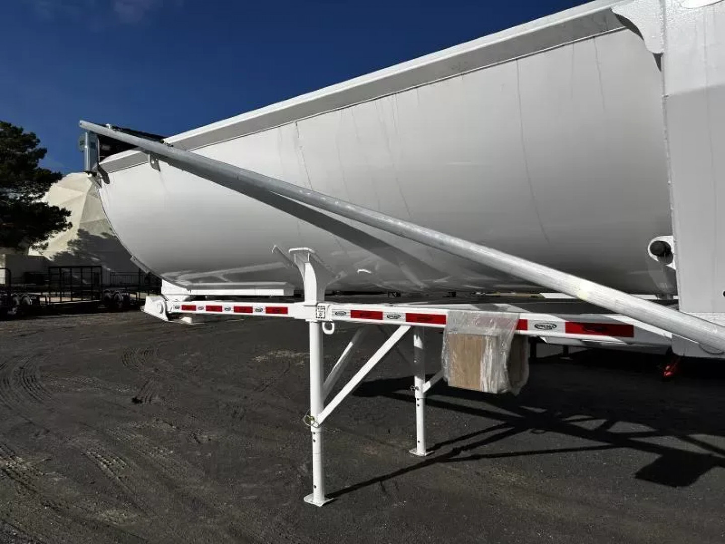 New 2026 Tandem Axle Half Round End Dumper/68,000 GVWR/34'