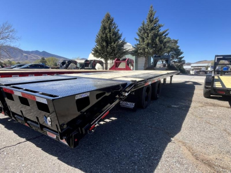 New 2025 Diamond C Gooseneck Dual Wheel Tandem Axle Deckover/25,000 GVWR/102"x30'