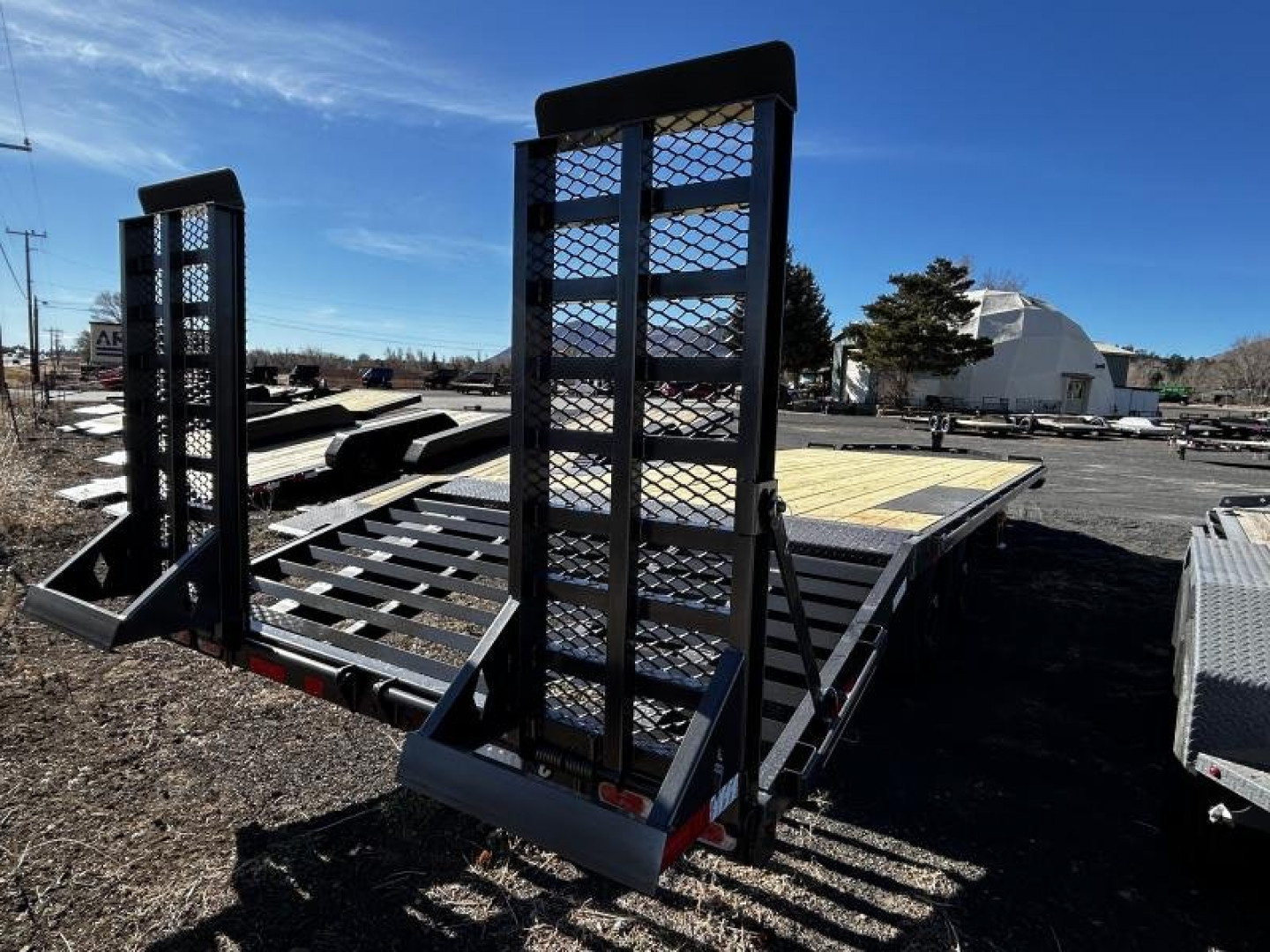 New 2025 Diamond C Tandem Axle Deckover/14,900 GVWR/102"x24'