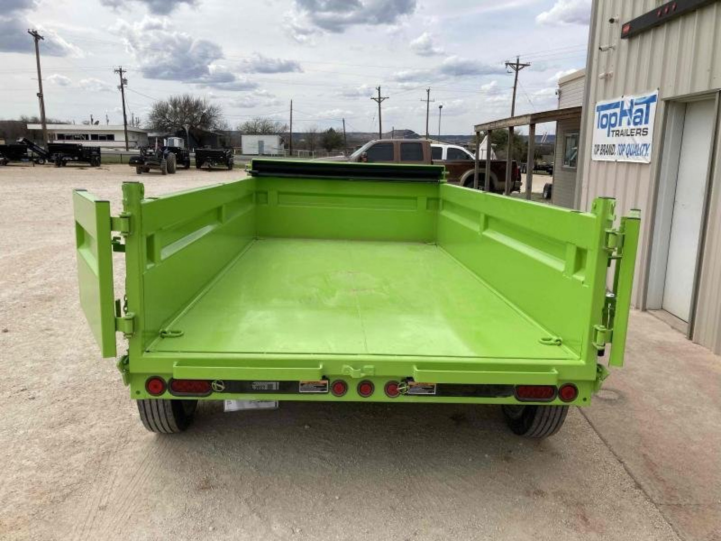 New RENTAL LOAD TRAIL 72"x12' TANDEM AXLE DUMP