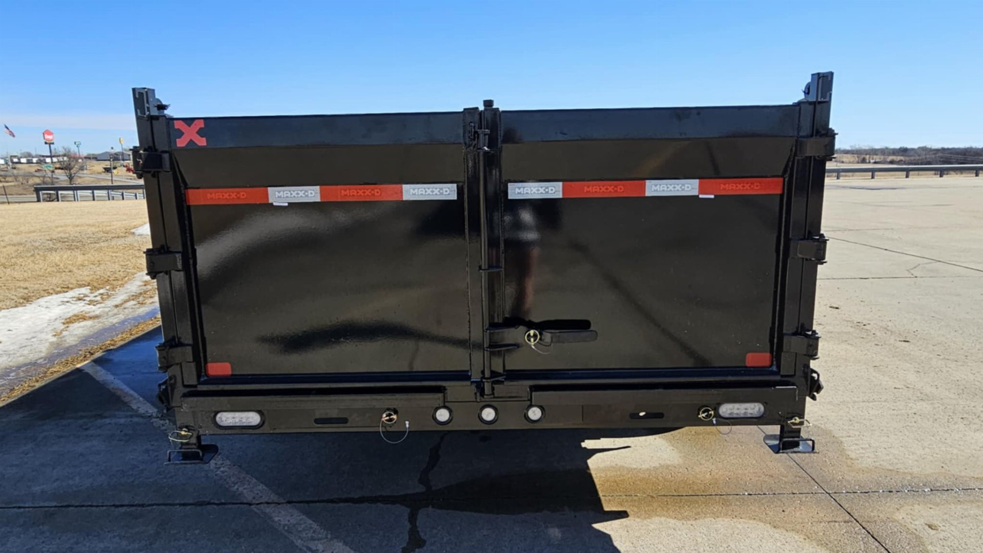 New 2025 MAXXD 16' X 83" - 14K 83" TELESCOPING Dump Trailer