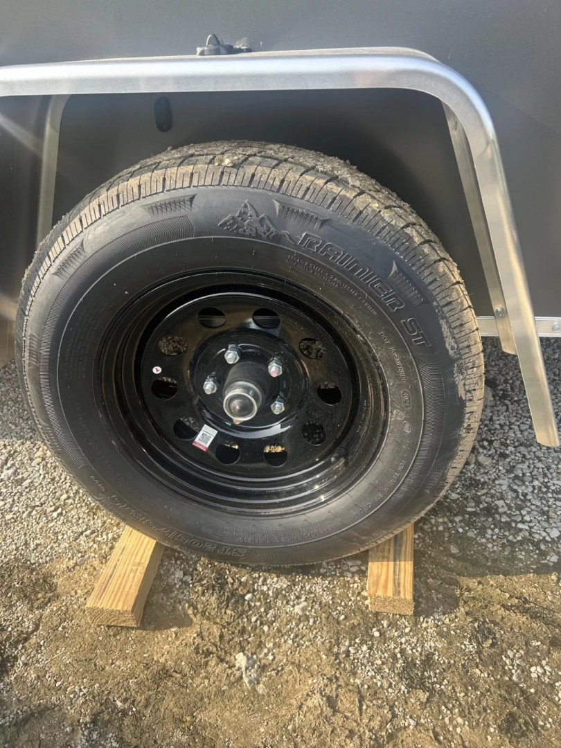 New 2025 Look Trailers ST DLX 6x10 3K (K7210STSV-030) Cargo / Enclosed Trailer