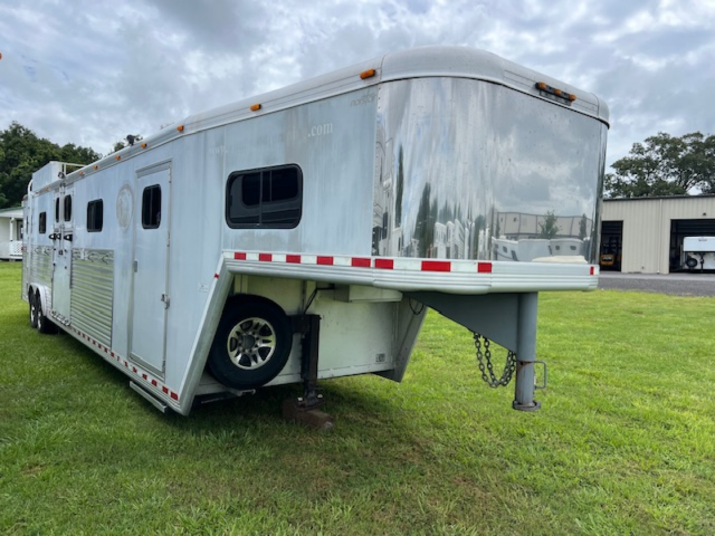 Used 2004 Cimarron Trailers 6 horse head to head w/dressing room Horse Trailer
