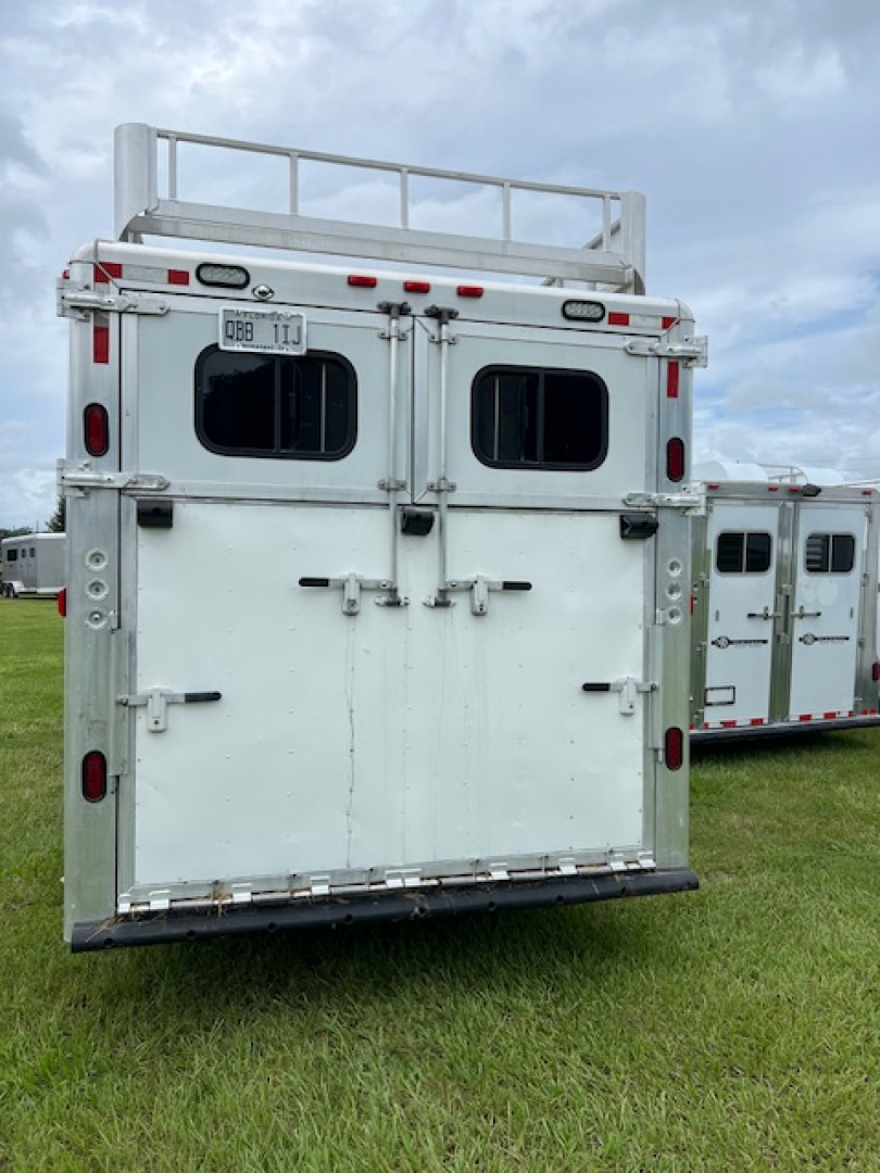 Used 2004 Cimarron Trailers 6 horse head to head w/dressing room Horse Trailer