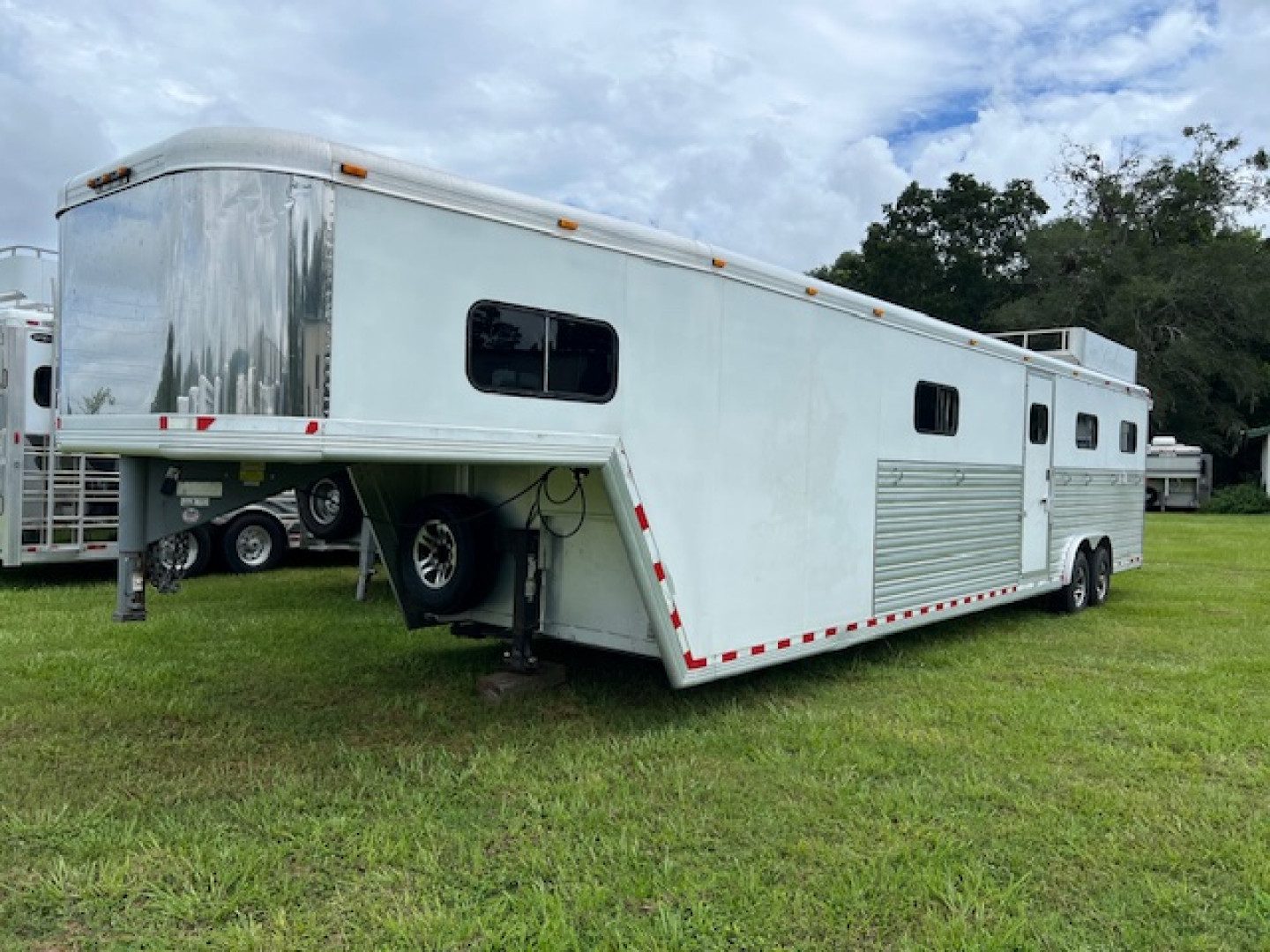 Used 2004 Cimarron Trailers 6 horse head to head w/dressing room Horse Trailer