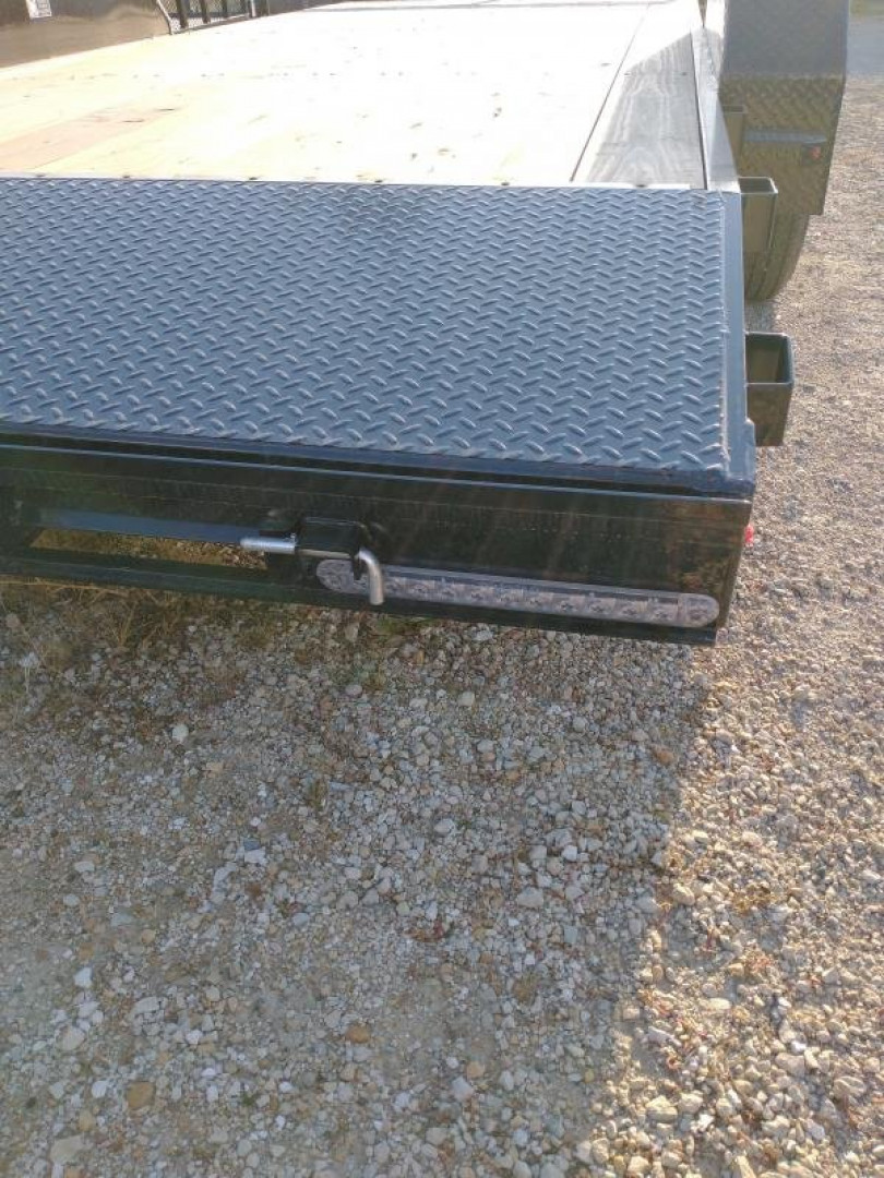 New 2023 H&H Trailers h8216+2 Car Hauler