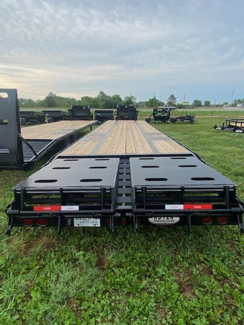 New 2025 Legend Trailers of Texas 32' GOOSENECK TA DUALS Deckover Trailer
