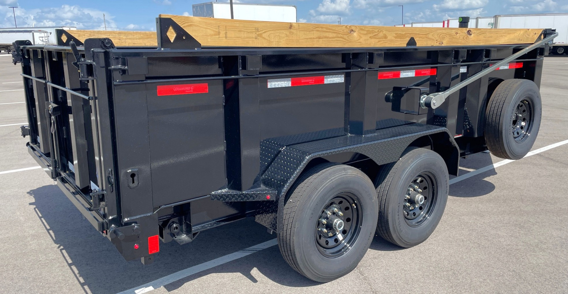 New Diamond C 14' LPT 207 Dump Trailer - 32" Sides, Board Brackets, Spare, Solar Charger