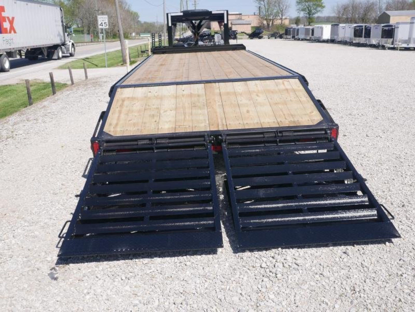 New 2025 CornPro 20+5 7K PRO RAMP GN Flatbed Trailer