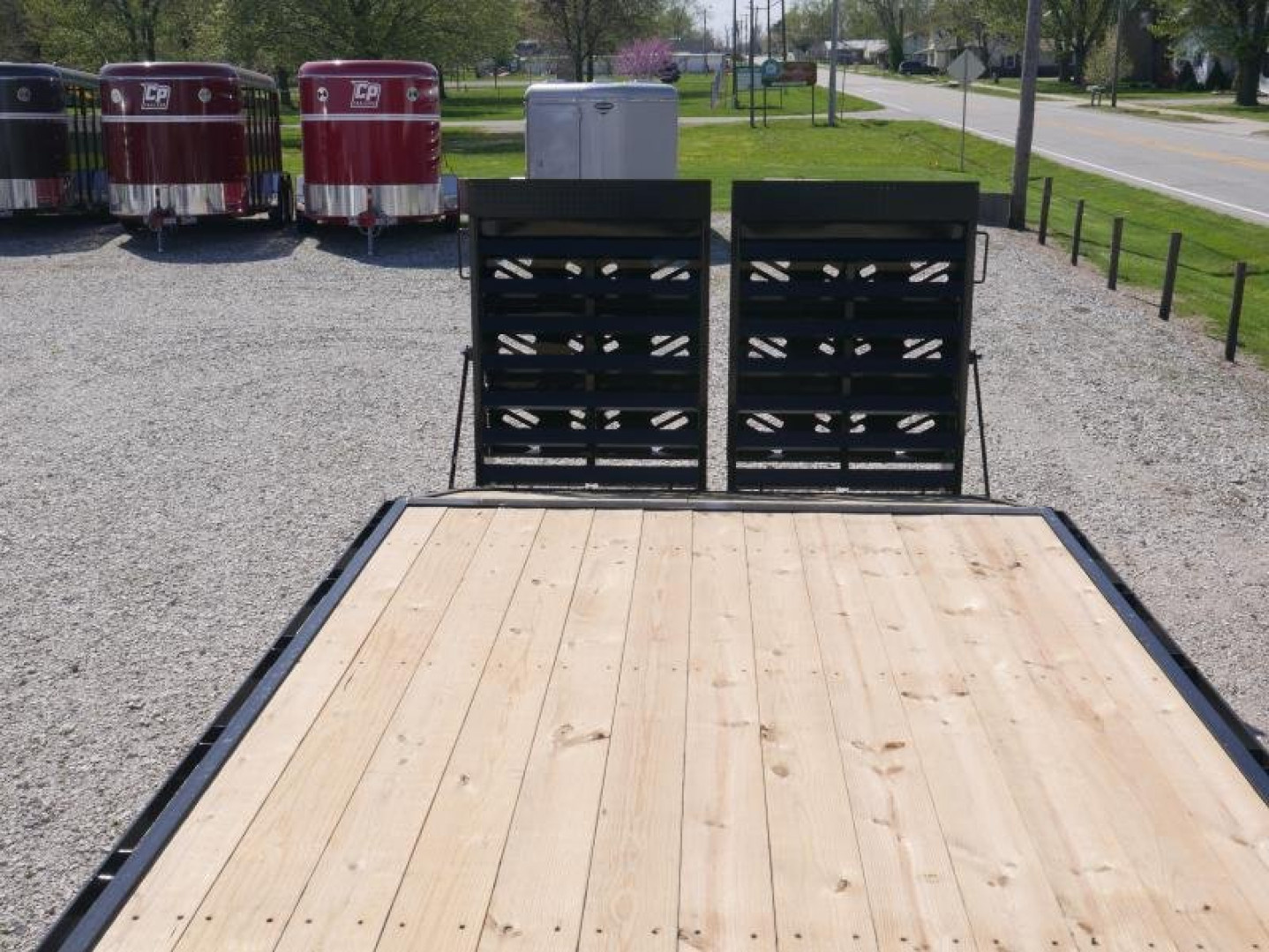 New 2025 CornPro 20+5 7K PRO RAMP GN Flatbed Trailer